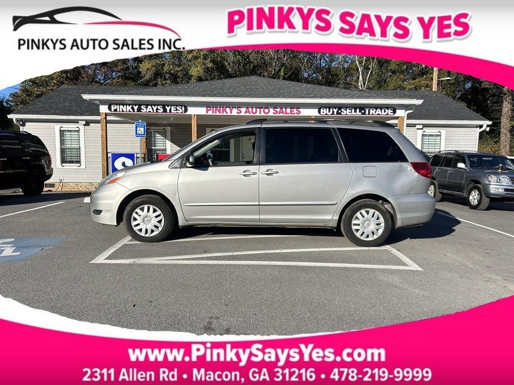 2006 Toyota Sienna LE's photo